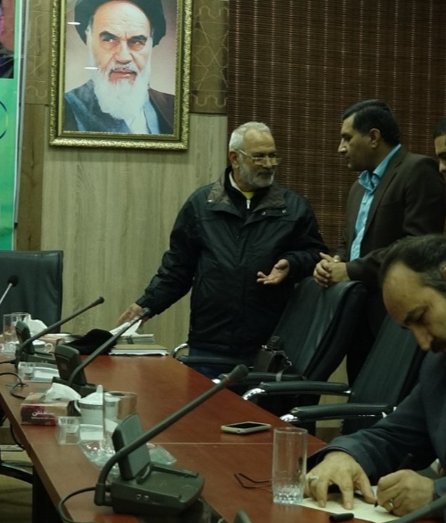 بازخوانی یک گفت و گو در پایش صنعت با زنده یاد قاسم آهنین جان شاعر، منتقد ادبی و سینماگر خوزستانی: همیشه، جهان مدیون شاعران است